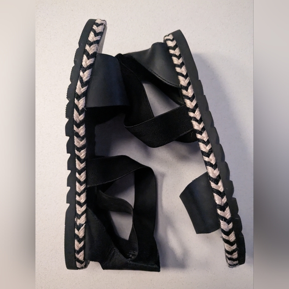 Sorel Ella II Sandals, Black Arrow 9.5 - Picture 4 of 5